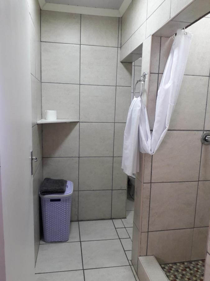 Protea Park Self Catering Guesthouse Ράστενμπεργκ Εξωτερικό φωτογραφία
