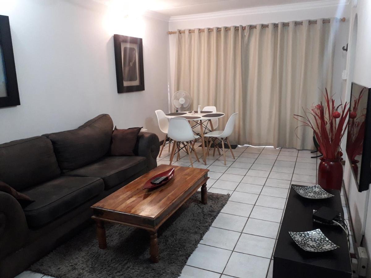 Protea Park Self Catering Guesthouse Ράστενμπεργκ Εξωτερικό φωτογραφία
