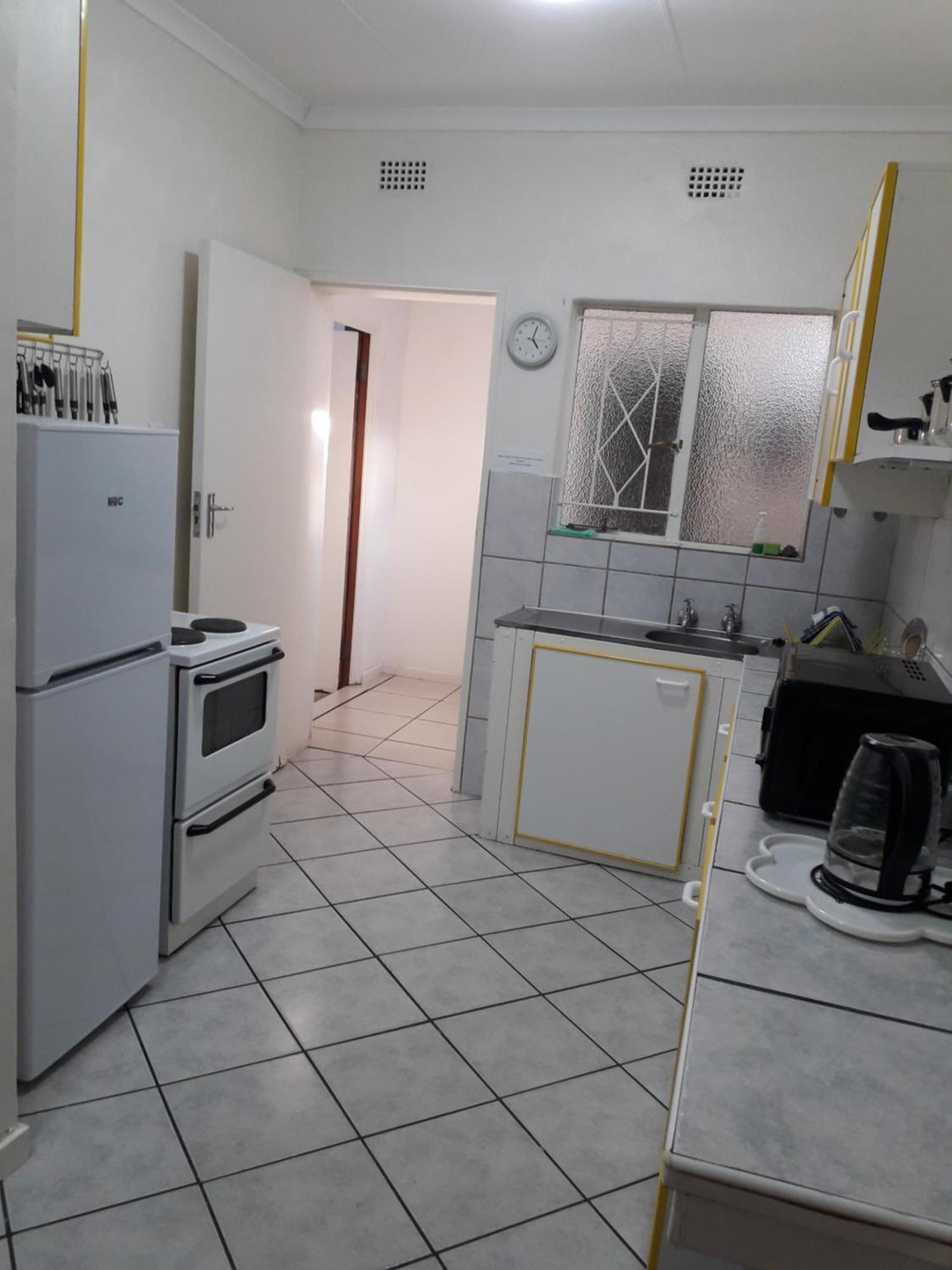 Protea Park Self Catering Guesthouse Ράστενμπεργκ Εξωτερικό φωτογραφία